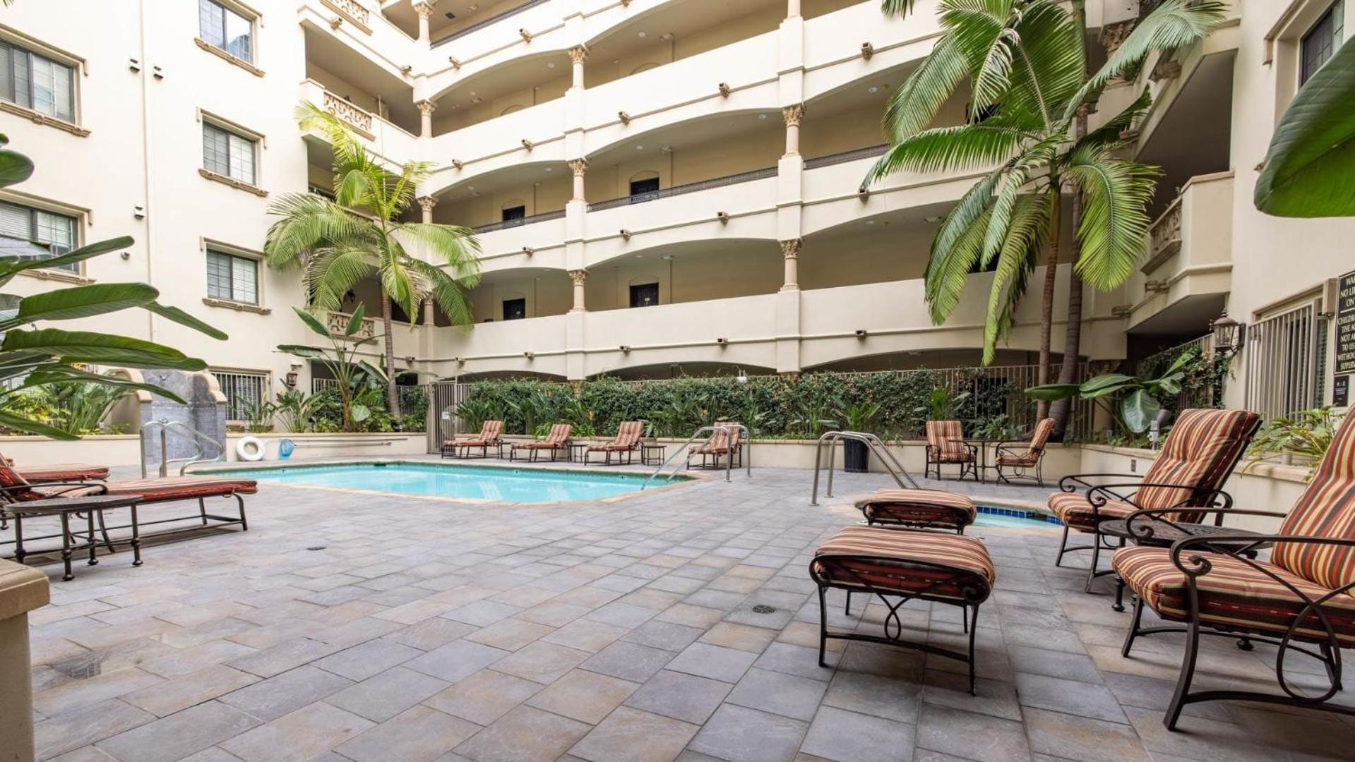 Holiday In La - 1Br With Free Parking, Laundry, Pool Los Angeles Exterior photo